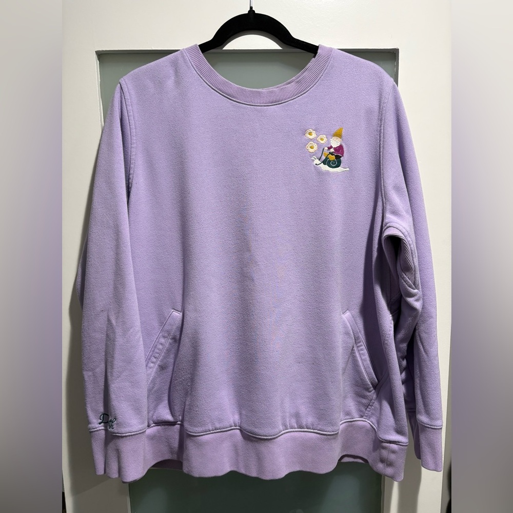 Duluth Trading Co crewneck sweater